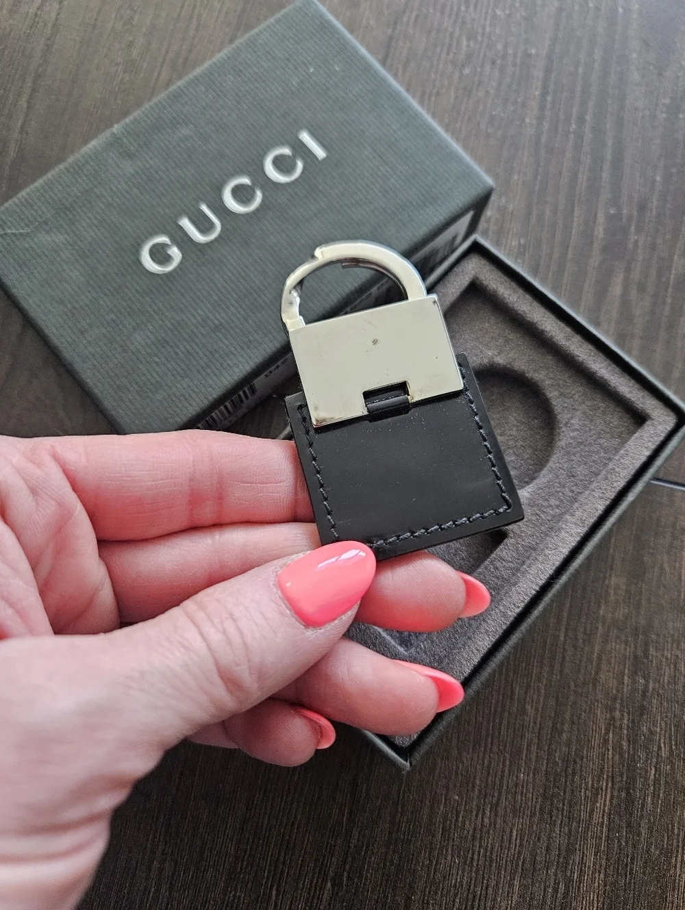 Gucci elegant keyring